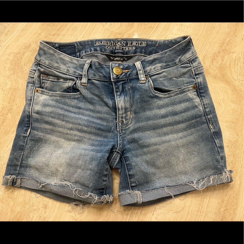 American Eagle midi shorts size 4